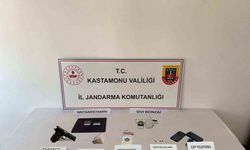 Binlerce sentetik ecza hapıyla yakalanan 2 kişi tutuklandı