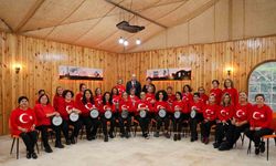 Düzce ritim grubu hem çaldı hem söyledi