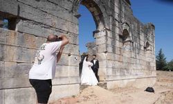 Konuralp Antik Tiyatro gelin ve damatların mekanı oldu