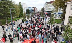 Yüzlerce kişi Filistin’e destek için buluştu
