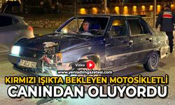 Kırmızı ışıkta bekleyen motosikletli canından oluyordu