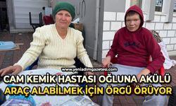 Cam kemik hastası oğluna akülü araç alabilmek için örgü örüyor