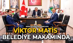 Viktor Matis Belediye makamında