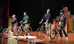 4 bin çocuğa ulaşacak 'İki Teker Bir Rüya' oyunu sahneleniyor