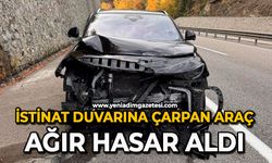 İstinat duvarına çarpan araç, ağır hasar aldı