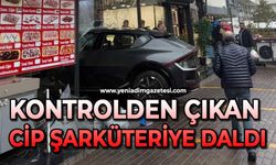 Kontrolden çıkan cip şarküteriye daldı