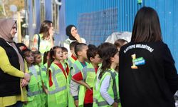 Kartepe'de öğrencilere geri dönüşüm bilinci aşılanıyor