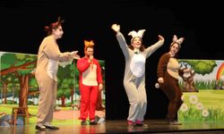 Çocuklar tiyatroyla buluştu