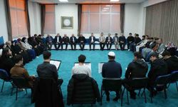 Rektör Kırışık İlahiyat Fakültesi Arapça hazırlık öğrencileriyle buluştu