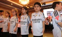 Sahne minik Arda Güler'lerle doldu: Güler ailesi göz yaşlarını tutamadı