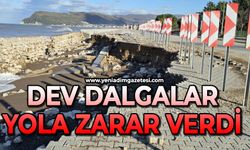 Dev dalgalar yola zarar verdi