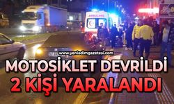 Motosiklet devrildi: 2 kişi yaralandı