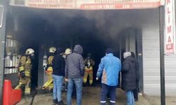 Kapalı dükkandan çıkan dumanı fark etti, sanayi çarşısını kurtardı