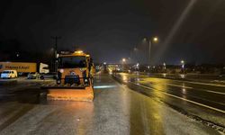 Sis ve sağanak yağış etkili: Karayolları ekipleri teyakkuzda