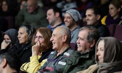 Tiyatro heyecanı: 'Anlat bakalım' sahnede