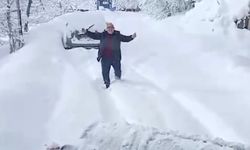 Kardan kapanan köy yolu açılınca oynadı