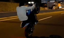 Akrobatik hareketler yapan motosikletli 'aday sürücü' çıktı