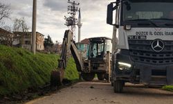 Düzce'de yağmur suyu için v kanal altyapısı sürüyor