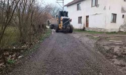 Köy yollarında yoğun çalışma