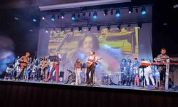 Öğrenciler Barış Manço şarkılarıyla yarıştı