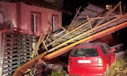 Uçan çatı, ev, karavan ve otomobilde hasara yol açtı