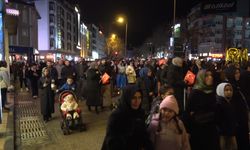 Yüzlerce vatandaş Ramazan'ı dualarla karşıladı