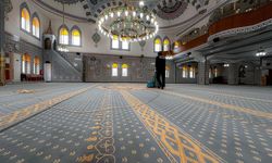 Körfez'de camiler Ramazan ayına hazırlanıyor