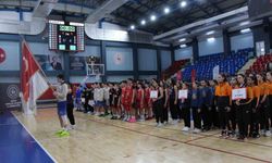 Basketbol yarı final müsabakaları Düzce'de başladı