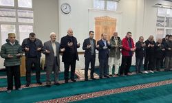 Bayram coşkusu yaşandı dualar edildi bayramlaşıldı