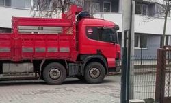 Çalıntı tır sokakta park halinde bulundu