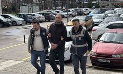 Camdan girdiği evden laptop çaldı