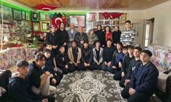 Gençler bayram öncesi şehit ailelerini ziyaret etti