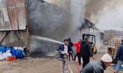 İnşaat deposunda yangın