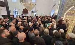 Ziyarete açılan Sakal-ı Şerif'i görmek isteyen vatandaşlar camiye akın etti