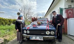 86 yaşında eşi için gelin arabası süsledi