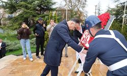 89. yıl kutlamaları çelenk sunma töreniyle başladı