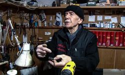 Altın ustası, 69 yıldır 20 metrekarede altına hayat veriyor