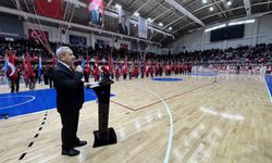 23 Nisan coşkusu spor salonuna sığmadı