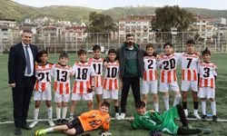 23 Nisan futbol turnuvasının şampiyonu Atatürk Ortaokulu oldu