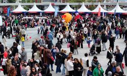 23 Nisan'a uluslararası ilgi: Çocuklar bayram coşkusunu birlikte yaşıyor