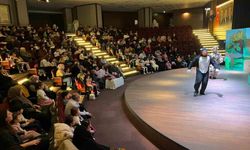 Çocuklar hafta sonunu tiyatroyla değerlendiriyor