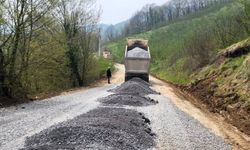 Gümüşova'da köy yolları yenileniyor