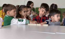 Minikler Kütüphaneler Haftası'nı müzikli masallarla kutladı