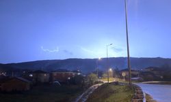 Şimşeklerin ardından dolunay mest etti