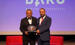 Ünlü saç stilisti üniversite öğrencileriyle buluştu