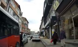 Yayaya çarpan sürücü direksiyonu başkasına devretti