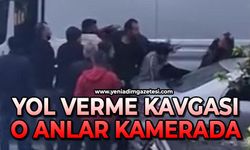 Trafikte "yol verme" kavgası: O anlar kamerada
