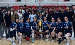 Voleybol turnuvasında Kazakistanlı öğrenciler şampiyon oldu.