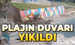 Plajın duvarı yıkıldı: Çalışma başlatıldı