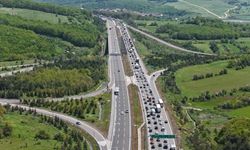 Bolu geçişinde bayram trafiği erken başladı: Yollarda uzun kuyruklar oluştu
